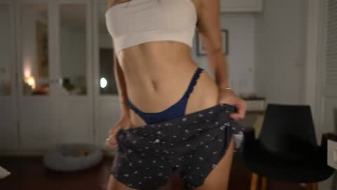 Snapshot of valerieh chatting on 10-29-25, 02:47 Valerie online show from 10-29-25, 02:47