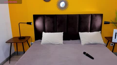 Snapshot of valeriekingg chatting on 11-30-25, 01:31 Hot Valerie online show from 11-30-25, 01:31