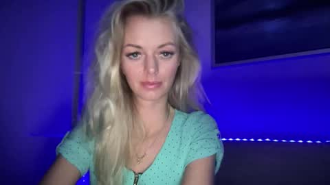 Snapshot of valerieluvsugar chatting on 10-13-25, 08:42 Valerie online show from 10-13-25, 08:42