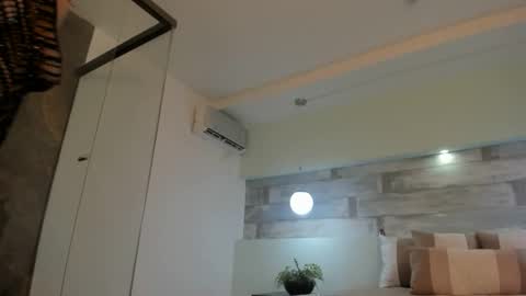 valeriiee21 online show from 01-06-26, 11:29