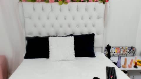 valeria111111 online show from 01-25-25, 07:18