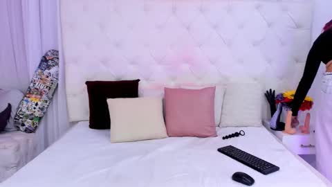 valeria111111 online show from 09-24-25, 12:08