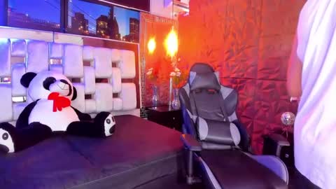 valery_and_dani online show from 01-31-25, 11:45