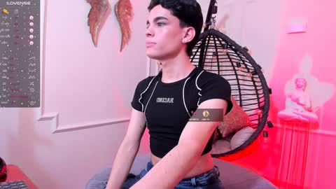 Snapshot of valery_hil chatting on 12-02-24, 07:49 Thomy online show from 12-02-24, 07:49