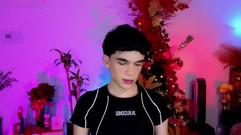 Snapshot of valery_hil chatting on 01-05-25, 07:17 Thomy online show from 01-05-25, 07:17