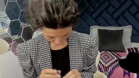 VALERY MORE online show from 11-13-25, 12:15