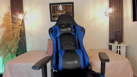 call me Maria online show from 12-24-24, 09:33