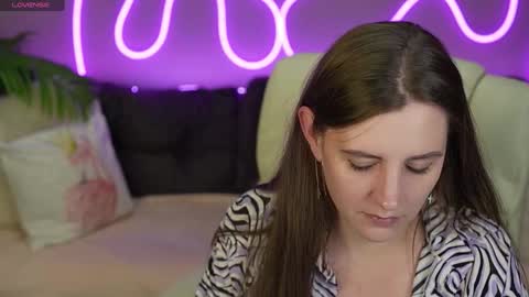 Snapshot of valerymurr chatting on 10-14-25, 07:03 V A L E R Y M U R online show from 10-14-25, 07:03