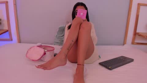 Snapshot of valerysanchez_ chatting on 01-11-25, 09:04 Valery online show from 01-11-25, 09:04