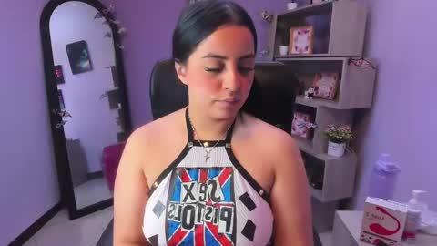 Snapshot of valerysexx_ chatting on 10-09-25, 03:37 vale online show from 10-09-25, 03:37