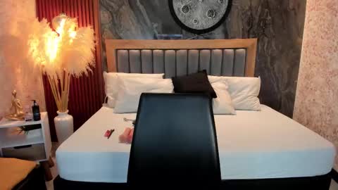 Snapshot of valeryshadey chatting on 11-29-25, 08:12 Valerie Shadey online show from 11-29-25, 08:12