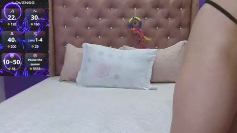 Snapshot of valerytunder chatting on 11-21-25, 11:14 ValeryTunder online show from 11-21-25, 11:14