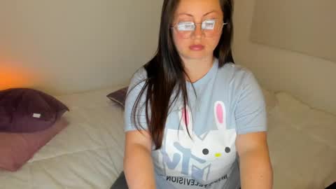 Snapshot of valeryvass_07 chatting on 12-22-24, 03:33 My name is Valery... Nice to meet you  thumb up me please its important online show from 12-22-24, 03:33
