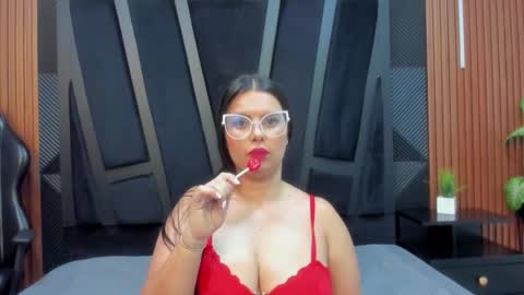 Snapshot of valka_ross chatting on 10-28-25, 11:29 VALKA ROSS online show from 10-28-25, 11:29