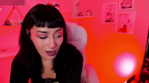 Valkiria online show from 11-19-25, 05:07