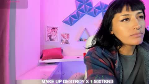 Valkiria online show from 12-22-25, 04:53