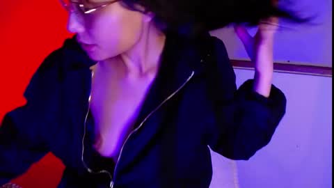 valkiry_ online show from 11-17-25, 03:45