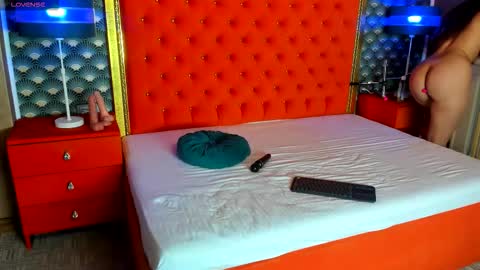 Valerie Val V online show from 11-14-25, 05:06