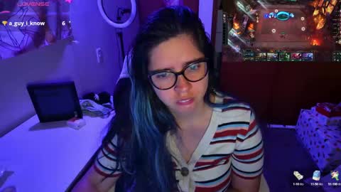 Snapshot of vallolet1_ chatting on 12-08-24, 06:54 Im Violet online show from 12-08-24, 06:54
