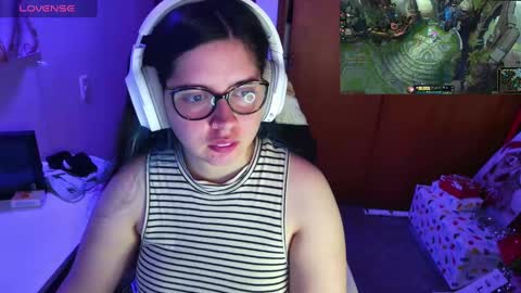 Snapshot of vallolet1_ chatting on 12-12-24, 01:21 Im Violet online show from 12-12-24, 01:21