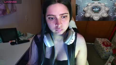 Snapshot of vallolet1_ chatting on 12-20-24, 03:14 Im Violet online show from 12-20-24, 03:14