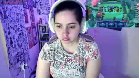 Snapshot of vallolet1_ chatting on 10-09-25, 01:58 Im Violet online show from 10-09-25, 01:58
