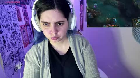 Snapshot of vallolet1_ chatting on 10-24-25, 12:52 Im Violet online show from 10-24-25, 12:52