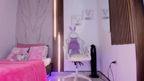 Vallolet Peach  online show from 10-07-25, 11:29