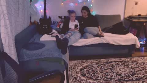 Little Devil online show from 02-26-25, 08:22