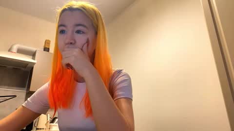 Snapshot of valtopi chatting on 02-02-26, 06:01 Emily online show from 02-02-26, 06:01