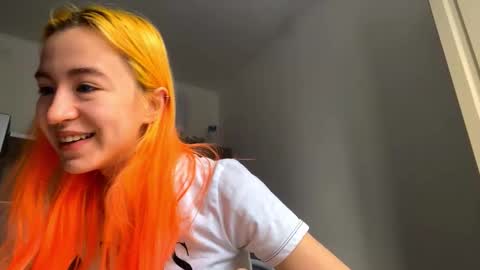 Snapshot of valtopi chatting on 02-05-26, 07:13 Emily online show from 02-05-26, 07:13