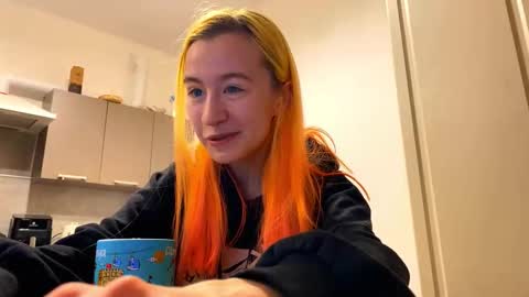 Snapshot of valtopi chatting on 02-27-26, 06:19 Emily online show from 02-27-26, 06:19