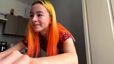 Snapshot of valtopi chatting on 02-28-26, 06:25 Emily online show from 02-28-26, 06:25