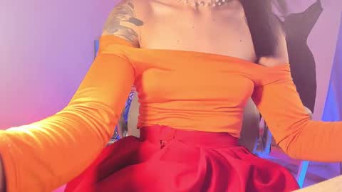 Snapshot of valu_57 chatting on 02-16-25, 01:14 Valu online show from 02-16-25, 01:14