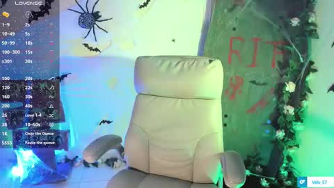 Snapshot of valu_57 chatting on 10-08-25, 08:17 Valu online show from 10-08-25, 08:17