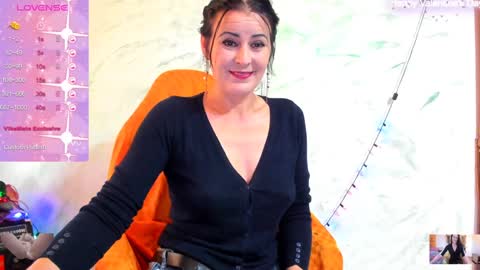Snapshot of valysexybarbie chatting on 01-12-25, 10:02 valentina online show from 01-12-25, 10:02