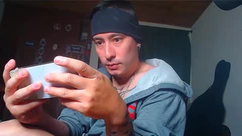 Snapshot of vampireathome chatting on 01-29-25, 07:25 vampireathome online show from 01-29-25, 07:25