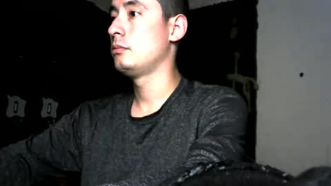 Snapshot of vampireathome chatting on 10-30-25, 03:19 vampireathome online show from 10-30-25, 03:19