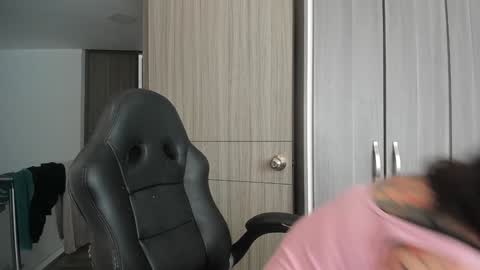 vanessa online show from 11-24-25, 01:55