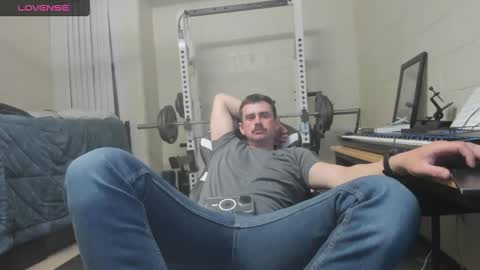 Snapshot of vandal2021 chatting on 02-13-25, 02:45 Vandal2021 online show from 02-13-25, 02:45