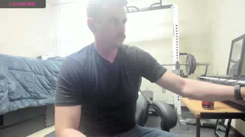 Snapshot of vandal2021 chatting on 02-21-25, 11:21 Vandal2021 online show from 02-21-25, 11:21