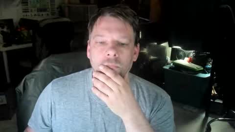 Snapshot of vandonh chatting on 11-13-25, 09:58 vandonh online show from 11-13-25, 09:58