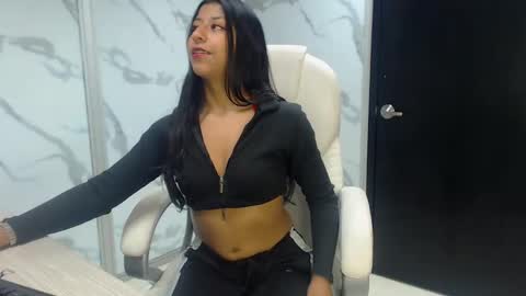 Snapshot of vanelin18 chatting on 12-27-24, 12:29 Vane online show from 12-27-24, 12:29