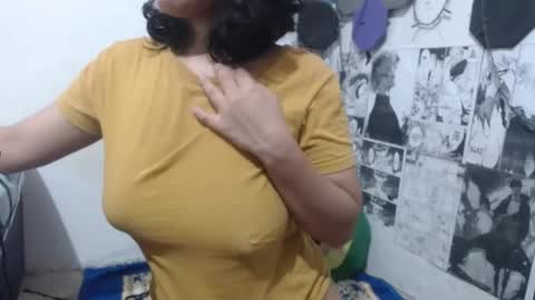 Snapshot of vanesa_20 chatting on 01-25-25, 10:19 vanesa_20 online show from 01-25-25, 10:19