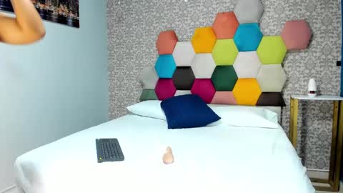 Snapshot of vanesa_west chatting on 01-11-25, 07:27 Tender online show from 01-11-25, 07:27