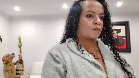 vanessa and samantha online show from 01-07-26, 05:32