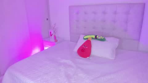 Snapshot of vanessa_cruz_18 chatting on 02-26-26, 08:52 Vane online show from 02-26-26, 08:52