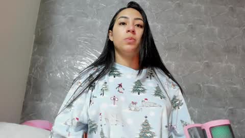 Snapshot of vanessaadol chatting on 02-01-25, 10:05 vanessaadol online show from 02-01-25, 10:05