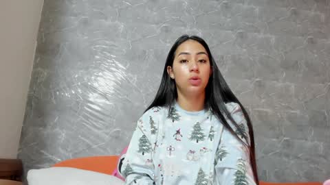 Snapshot of vanessaadol chatting on 02-05-25, 10:19 vanessaadol online show from 02-05-25, 10:19