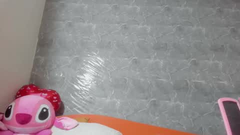 Snapshot of vanessaadol chatting on 03-04-25, 08:35 vanessaadol online show from 03-04-25, 08:35